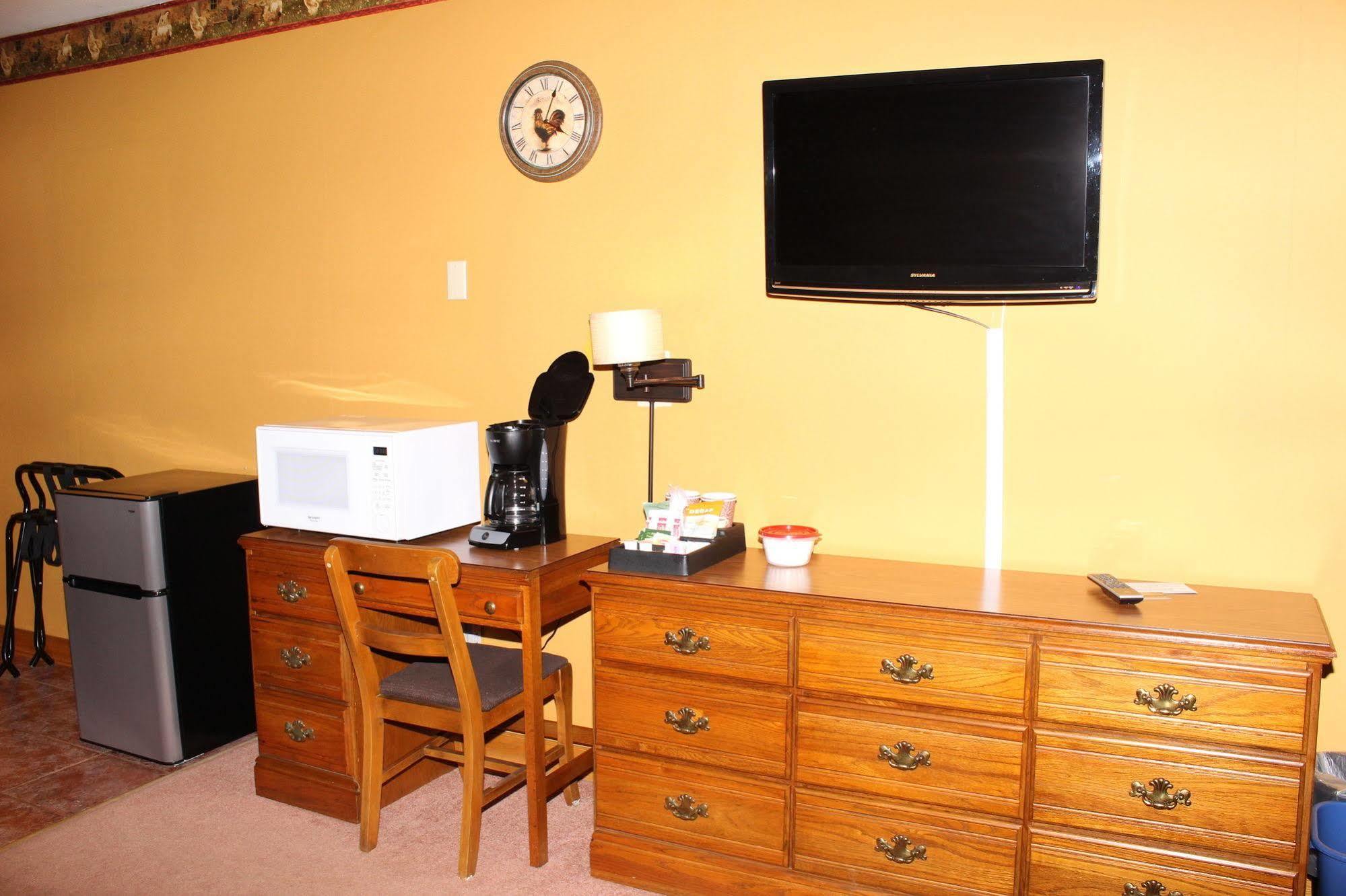 Blue Spruce Motel Масена Екстериор снимка