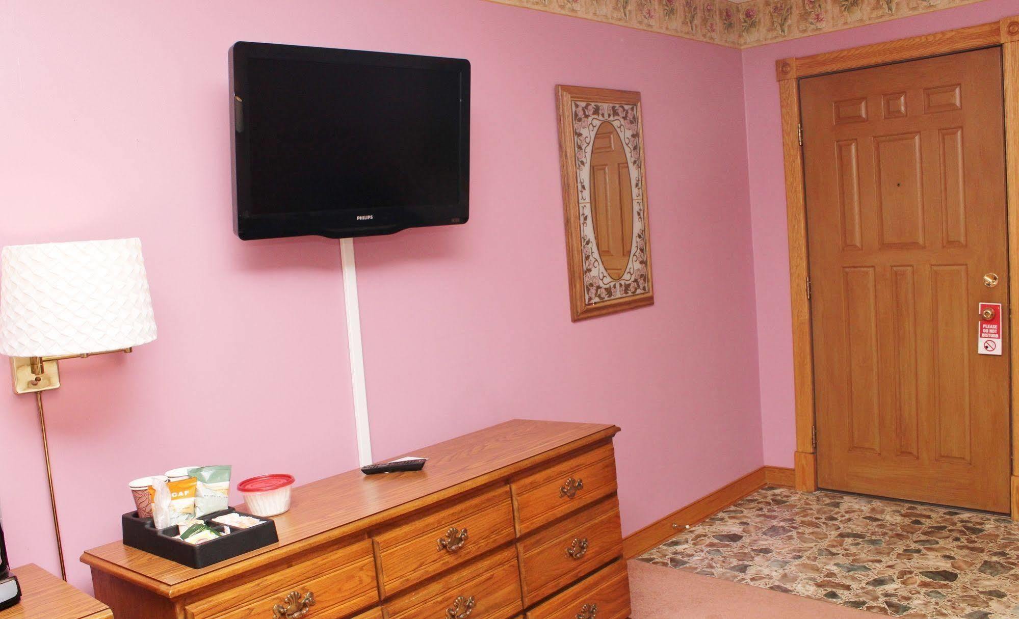Blue Spruce Motel Масена Екстериор снимка