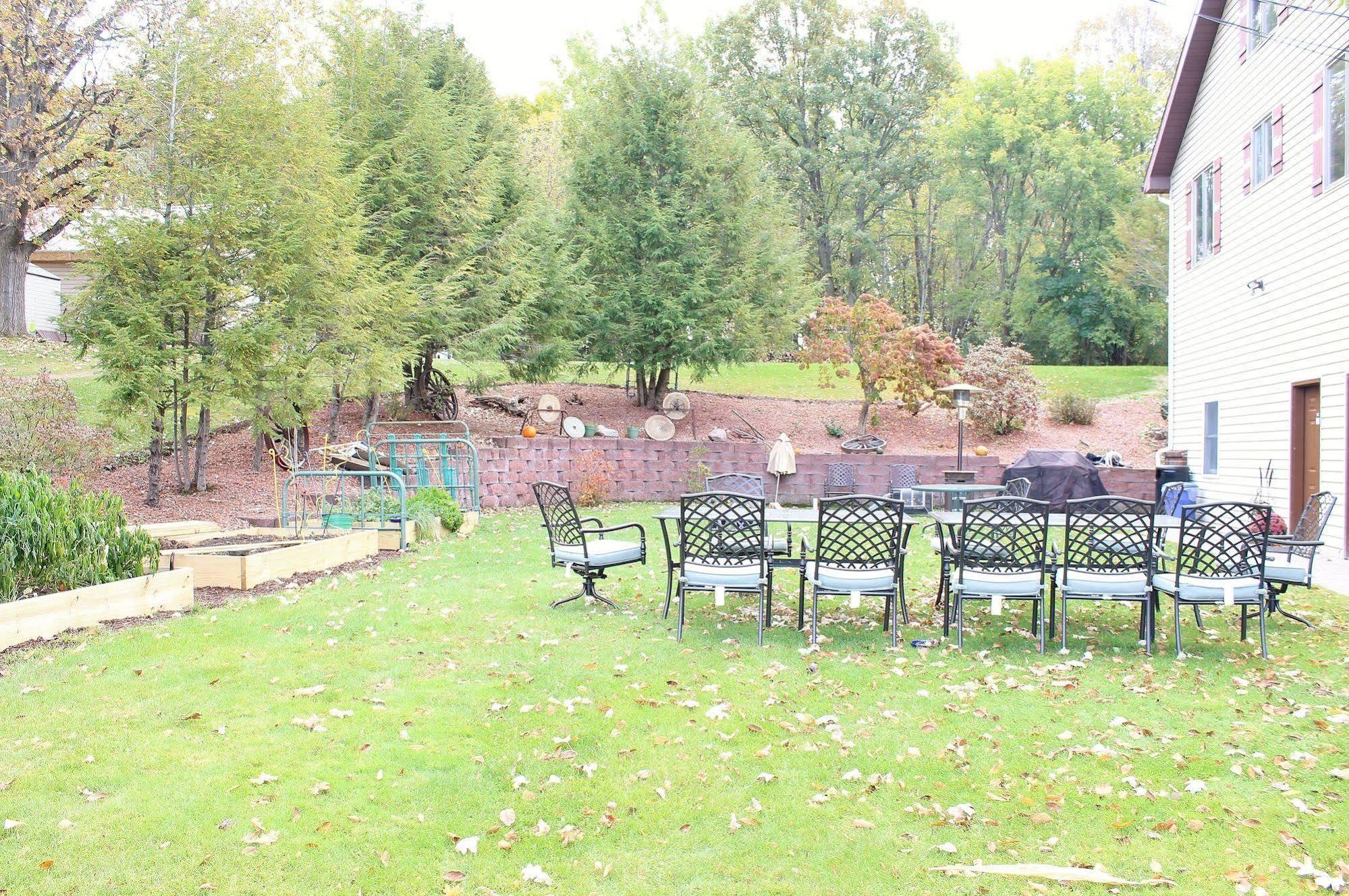 Blue Spruce Motel Масена Екстериор снимка